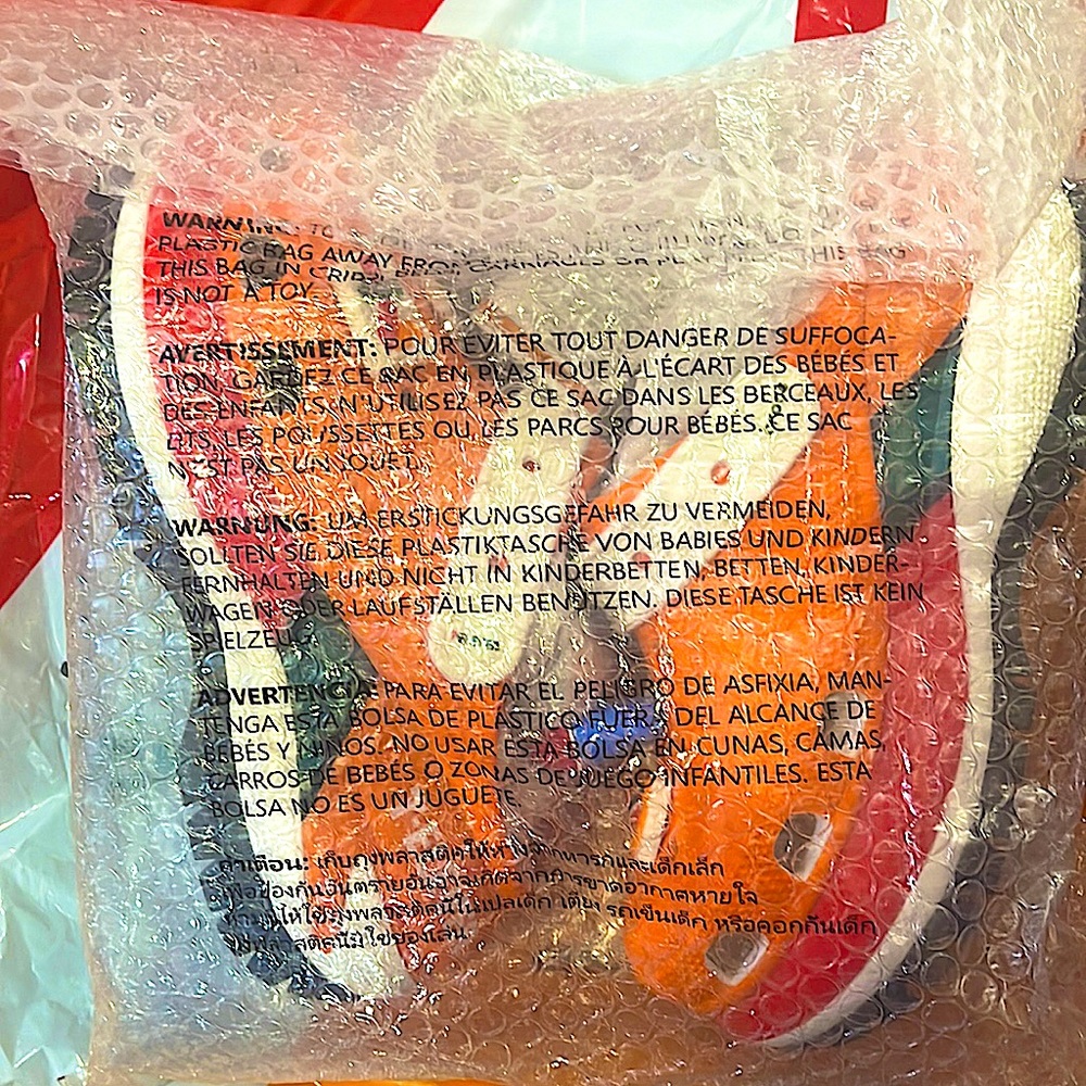 7-ELEVEN X CROCS MEGA CRUSH CLOG NWT - Picture 8 of 8